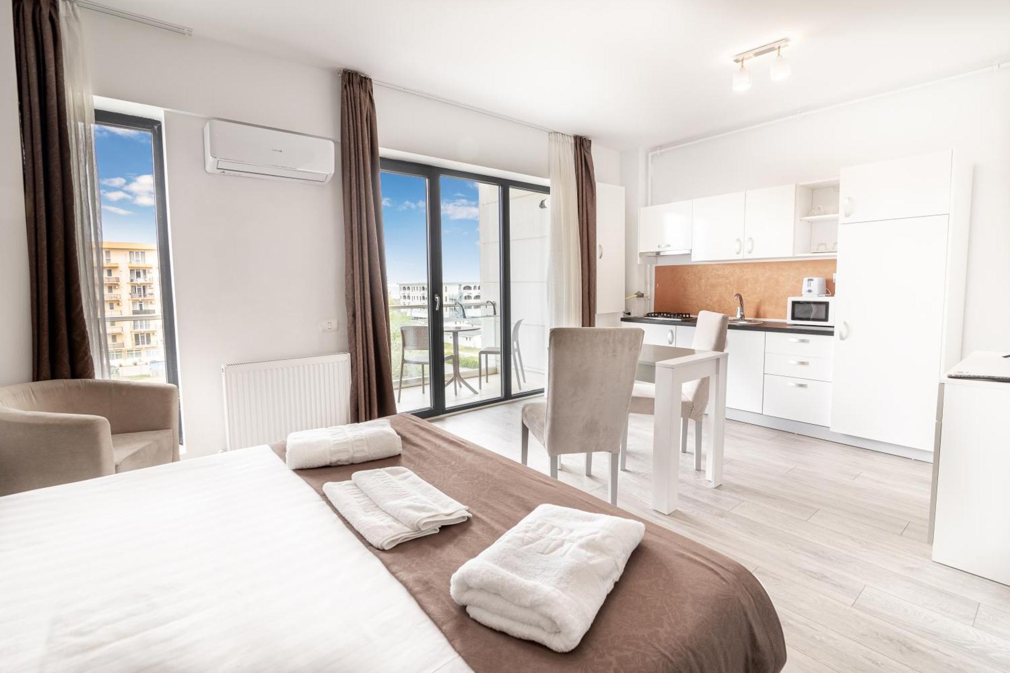 Miramare Residence Aparthotel Navodari Bagian luar foto