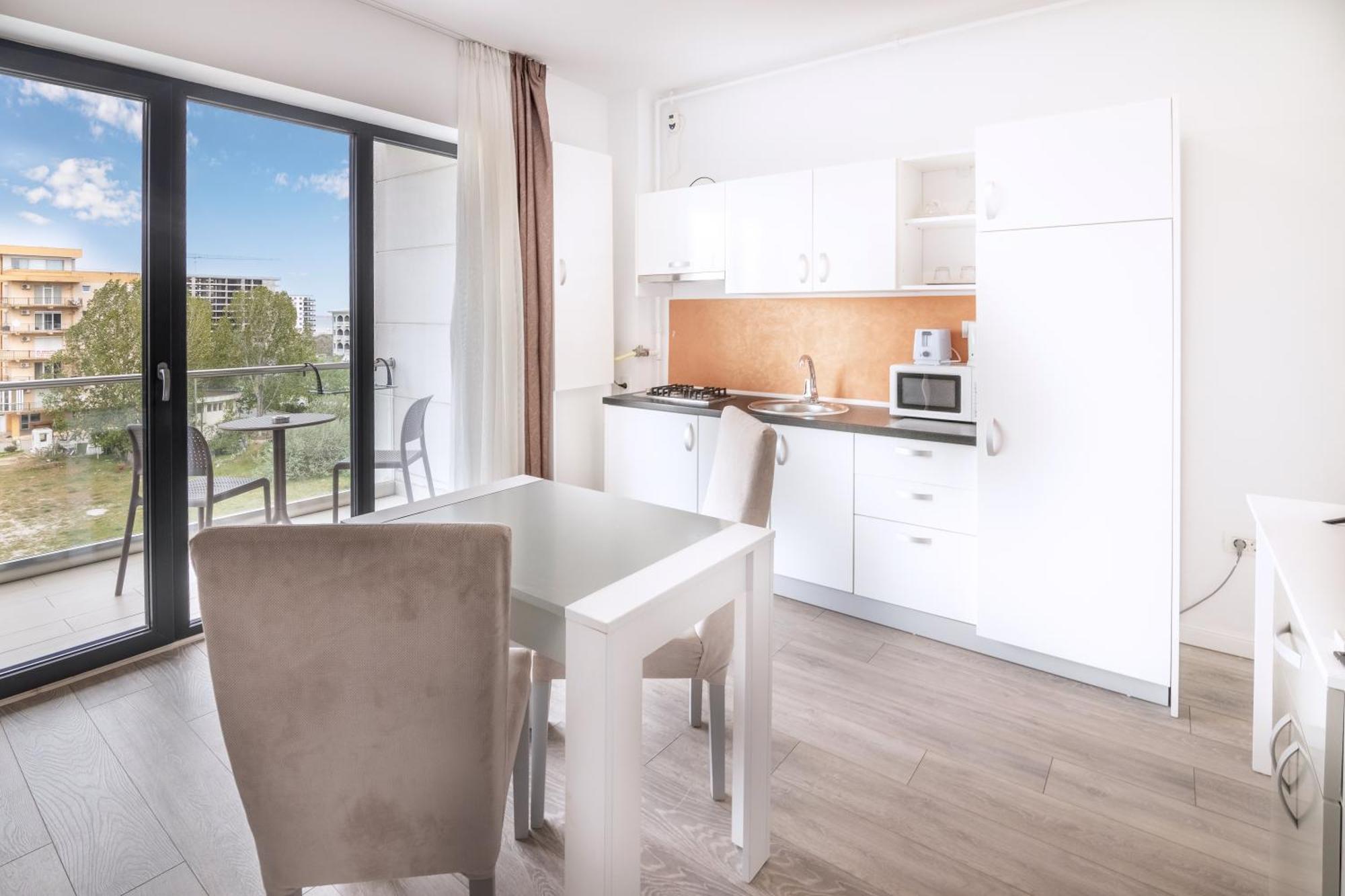 Miramare Residence Aparthotel Navodari Bagian luar foto