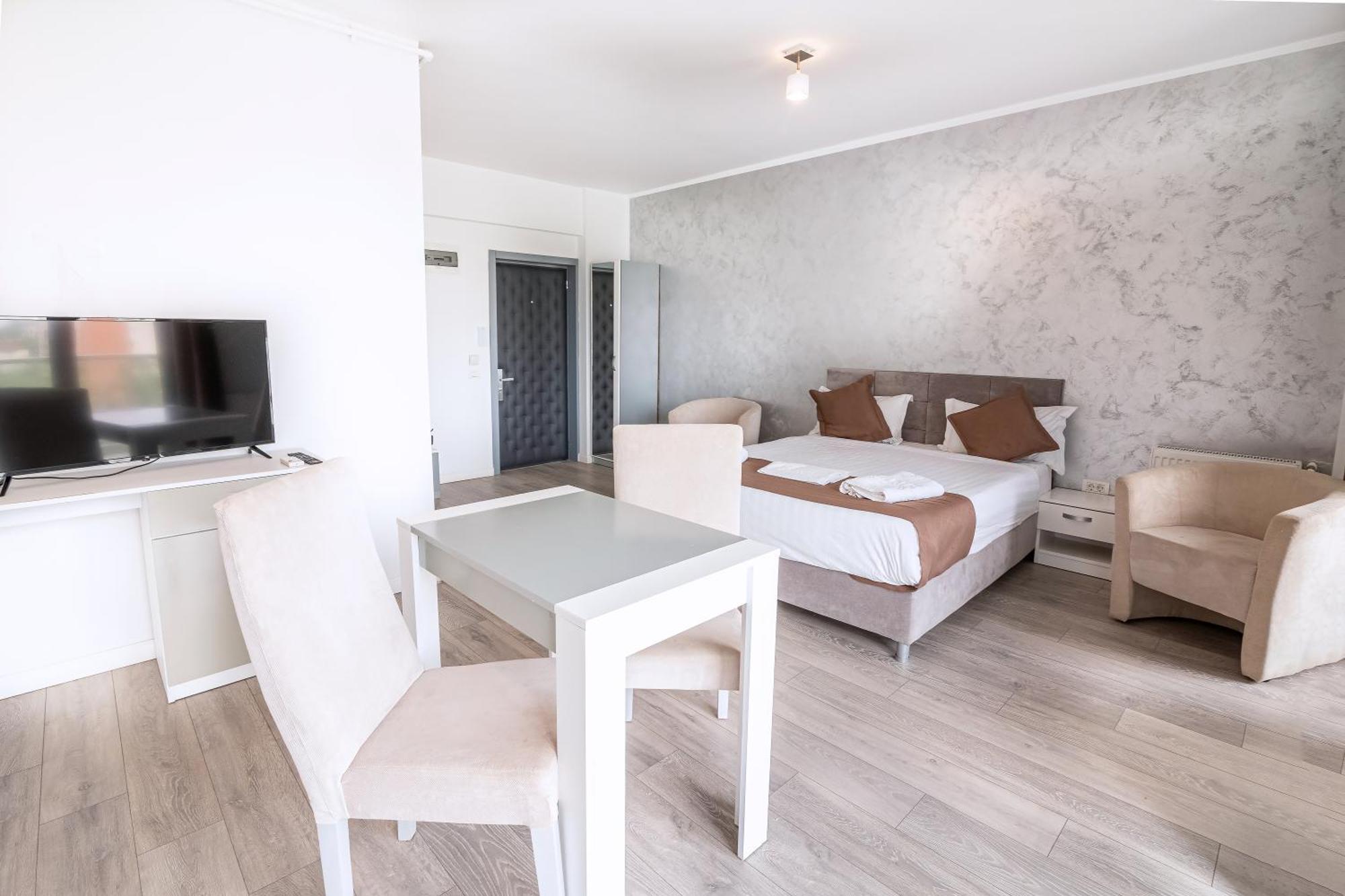 Miramare Residence Aparthotel Navodari Bagian luar foto